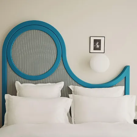 Edgar - Shake Aparthotel 4*