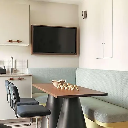 Edgar - Shake Apartmanhotel 4*