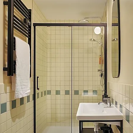Edgar - Shake Apartmanhotel 4*