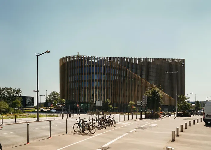 Edgar - Shake Aparthotel 4*